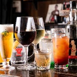 飲み放題コースのドリンクは、ビール、ワイン、ハイボール、サワーなど約56種。珍しいフランス焼酎や、女性に人気のサングリアやトマトハイなど多彩なラインナップです。