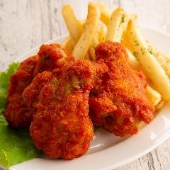 ビールがよくすすみむおつまみもご用意しております。