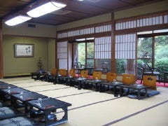あやめ館