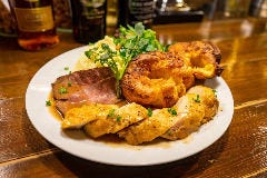 ローストビーフ＆チキンの豪華ワンプレート『ローストディナー』