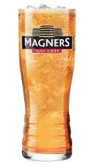 大人気のサイダー（リンゴ酒）”MAGNERS”