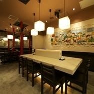 本格中華料理×居酒屋 紅高粱 ～ホンコウリャン～ 小田急相模原店 店内の画像