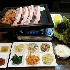 居酒屋＆サムギョプサル とんとん 