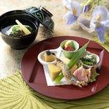 月替わりで楽しめる厳撰会席「味暦」