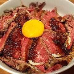 つながり酒場 酒笑歓亭 南魚沼店_希少部位！イチボの自家製ローストビーフ丼