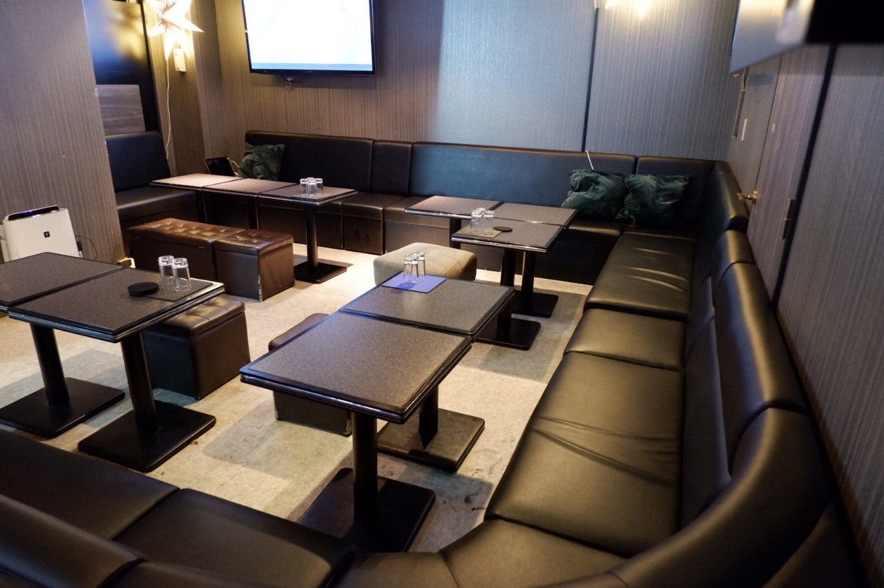 女性限定 2時間飲み放題付 簡単な軽食と豊富なドリンクで乾杯 3500円 カラオケ有 の詳細 Bar Triangle 六本木 貸切スペース ぐるなび