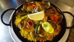 出来立てのパエリアは香ばしい魚介の香り♪