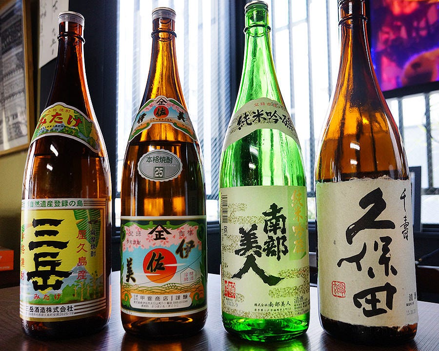 銘柄の焼酎・日本酒も取り揃えております。