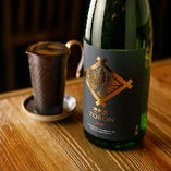 「満寿泉TORON」は純米大吟醸。白ワインのような透明感が特長
