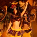 フラ＆タヒチダンスショーを見ながらハワイ気分でお食事を♪