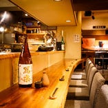 日本酒にぴったりな逸品料理を多数ご提供いたします。人気のおばんざいや味噌料理とお酒を心ゆくまでご満喫ください。