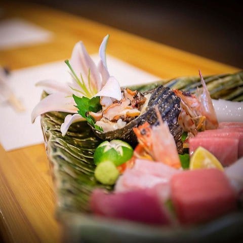 居魚屋 漁恵丸 佐田岬天然鮮魚を楽しむ 居魚屋 漁恵丸 佐田岬天然鮮魚を楽しむ