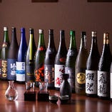 全国各地から厳選した日本酒はメニュー以外に約80種類ございます