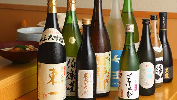 中洲 魚と肴 にし山_全国の地酒に焼酎やワインなど多彩