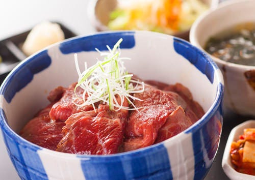 牛刺しと焼肉としゃぶしゃぶと 仔虎国分町店 勾当台公園 レストラン 地域共通クーポン Goo地図