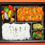 14：エビチリと黒酢酢豚弁当