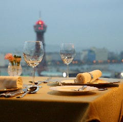 全席窓側 記念日 展望レストラン ラピュタ （福岡サンパレス） 