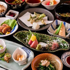 和食 こばやし 個室割烹_和食一筋40年の小林料理長が腕をふるう旬食材を使用した絶品会席