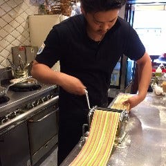 自家製パスタは一からシェフ田口が作ります。