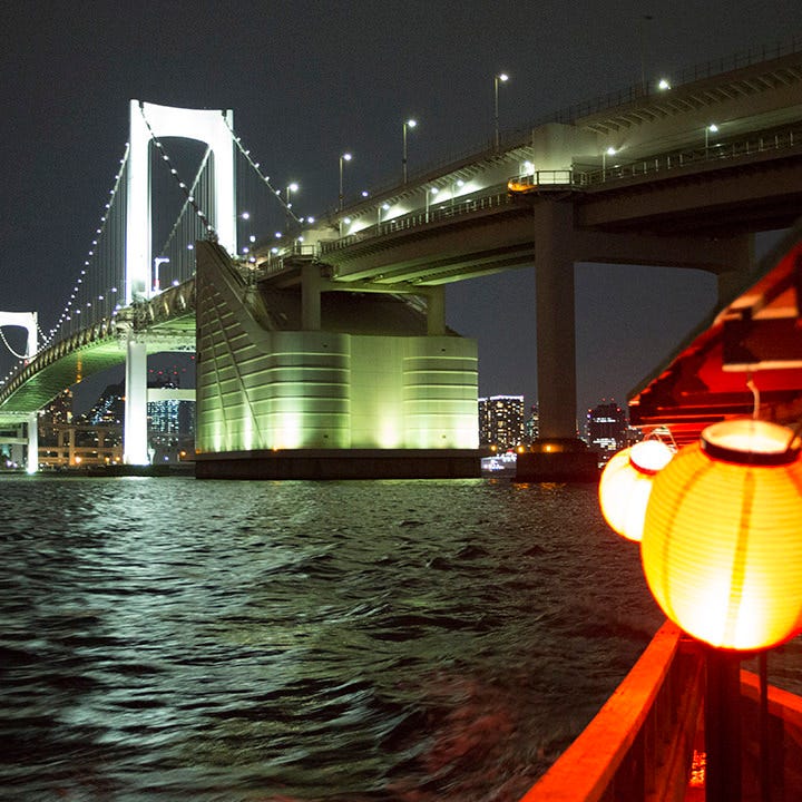 東京湾に広がる夜景に癒されて…