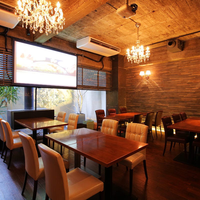 Bar E Trattoria Quattro 本格イタリアンとワイン