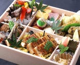 広島の食材をふんだんに使った「安芸の彩り弁当」