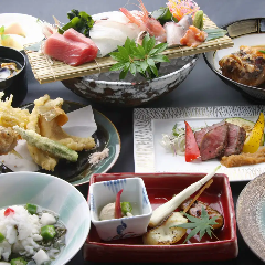 コース料理は6600円～各種ご用意しております。