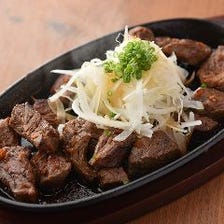 鉄板サイコロステーキ　醬油ダレ or ポン酢