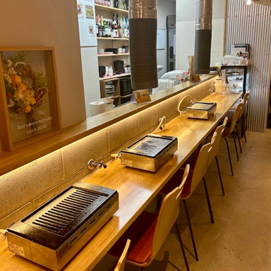 ホルモン焼みやけ_カウンター席