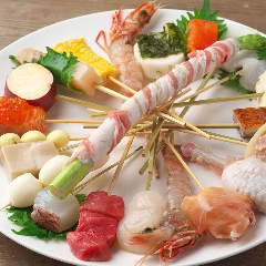 多彩な串揚げは目にも鮮やかなラインナップ♪自由にチョイスして