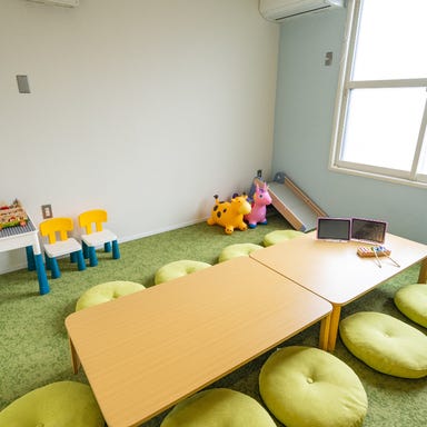 鉄板食堂 肉やまだ_キッズルーム!小さなテーブルや遊び道具を完備!