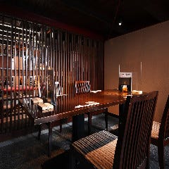 シーンに合わせたお席あり!少人数からご利用可能な個室も完備!