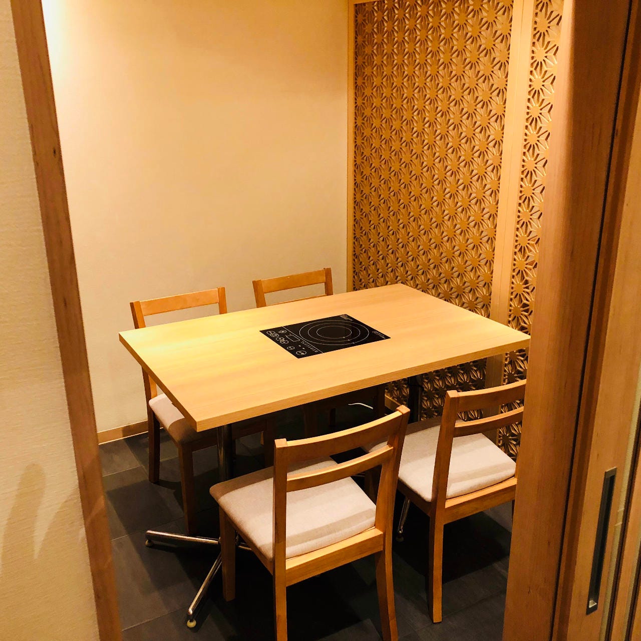 お得な宴会 特製つゆ出汁ダレで食す水炊き昆布出汁豚しゃぶ 華コース 4500円の詳細 豚しゃぶ せいろ蒸し 豚匠 堂島邸 西梅田 しゃぶしゃぶ ぐるなび