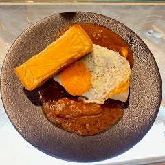新聞にも掲載された！包まれていないカレーパン