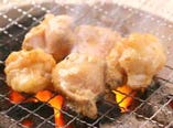 当店自慢の和牛ホルモン！
炭火で焼くプリプリを是非