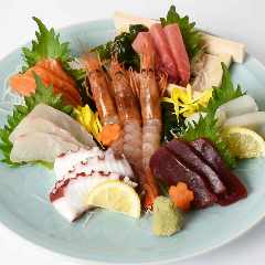 旬魚を楽しめる刺盛りをご用意しております
