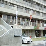 JR瀬田駅徒歩５分圏内！コンクリート調の建物の２Fです！