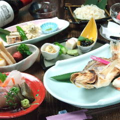 北陸の食材を使った、特色のあるコースを是非。