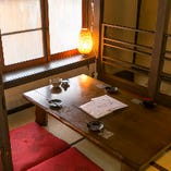 京町家として使われていた当時の意匠を出来る限り残しています。レトロな柄の窓ガラスは、今ではなかなかお目にかかることがなく、粋な雰囲気。