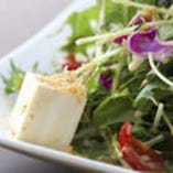 京水菜と、「近喜」さんのお豆富を合わせたサラダ。