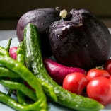 《京野菜》
野菜は京都八幡の契約農家より直送で入荷します