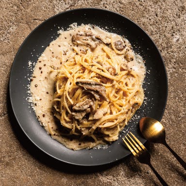 Apple Lodge_ポルチーニ茸と舞茸のクリームパスタ