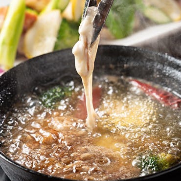 アヒージョ専門店AJILLO アジロ 下北沢店_海鮮・肉・野菜に特製オイルが香る