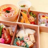 カニちらしと冬の味覚弁当　2,200円（税別）