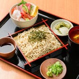 ランチ　海鮮丼＆蕎麦セット