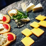 チーズ盛り合わせ（4種）