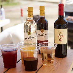 ドリンクはビールやワイン、カクテルなど種類豊富に40種以上！