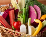 鮮度抜群の
「野菜の造り」は素材の味だけでも食べられる。