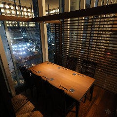 ■夜景も魅力の個室完備