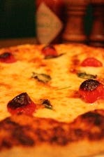 ★おすすめ　ピザ★
ピザ　マルゲリータ　とろーりモッツアレラとバジルの定番ピザ　